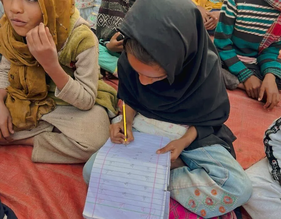 Children learning in Pakistan
