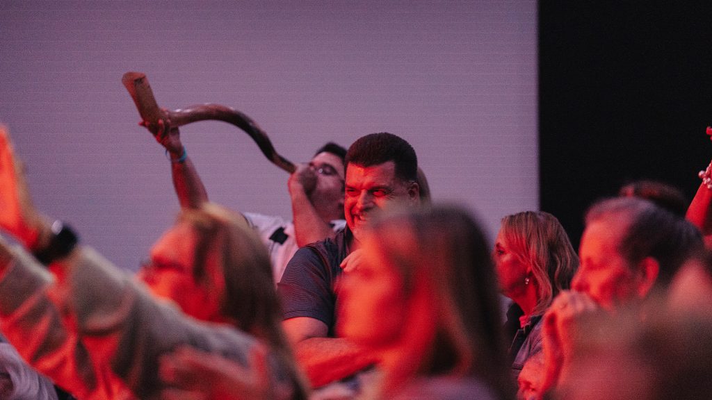 Crowd worshipping
